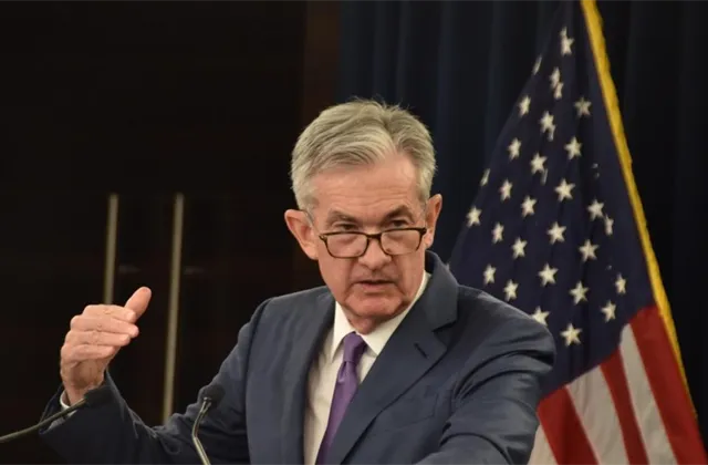 Nová éra Fedu? Powell naznačuje změnu, ale s opatrností
