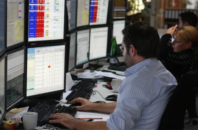 Burzovní kalendář (9. 2. – 13. 2. 2026): Návrat klidu, nebo zesílení bouře?