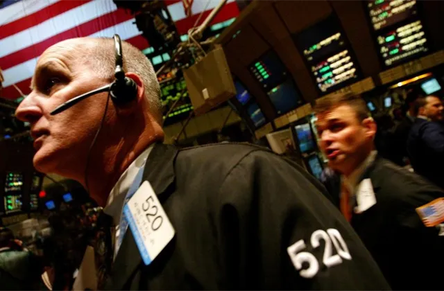 Tradeři na NYSE - ilustrační foto